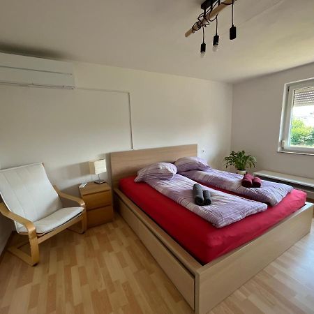 Sonnige 3 Zimmer Wohnung Mit Schoenem Balkon Im Gruenen Reutlingen Exterior foto