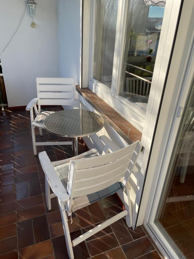 Sonnige 3 Zimmer Wohnung Mit Schoenem Balkon Im Gruenen Reutlingen Exterior foto