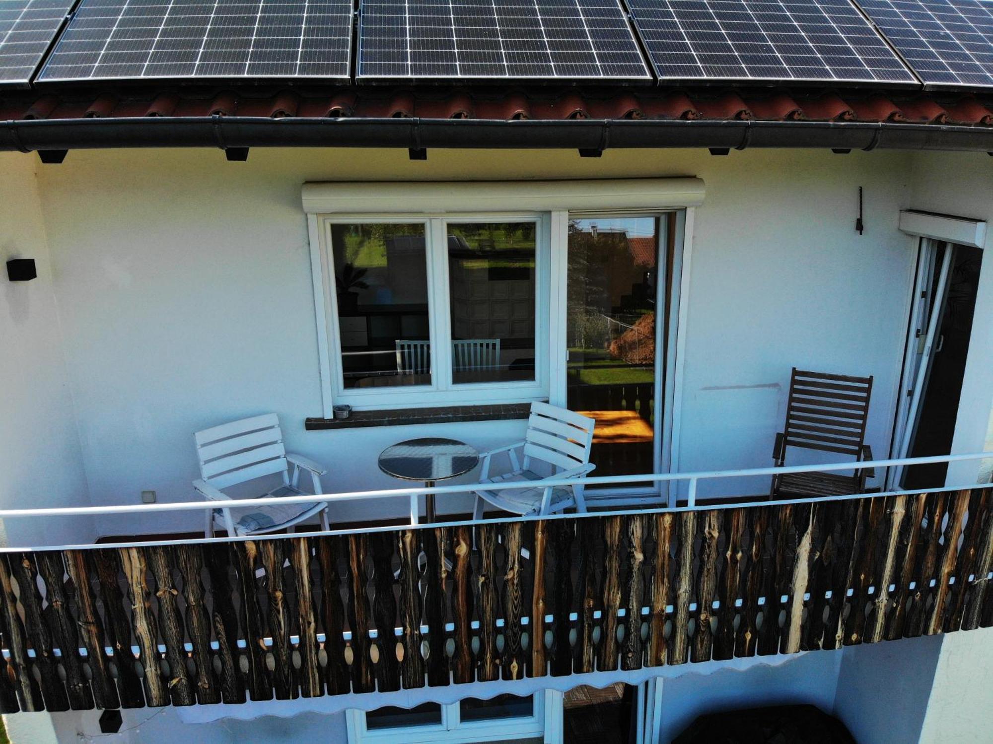 Sonnige 3 Zimmer Wohnung Mit Schoenem Balkon Im Gruenen Reutlingen Exterior foto