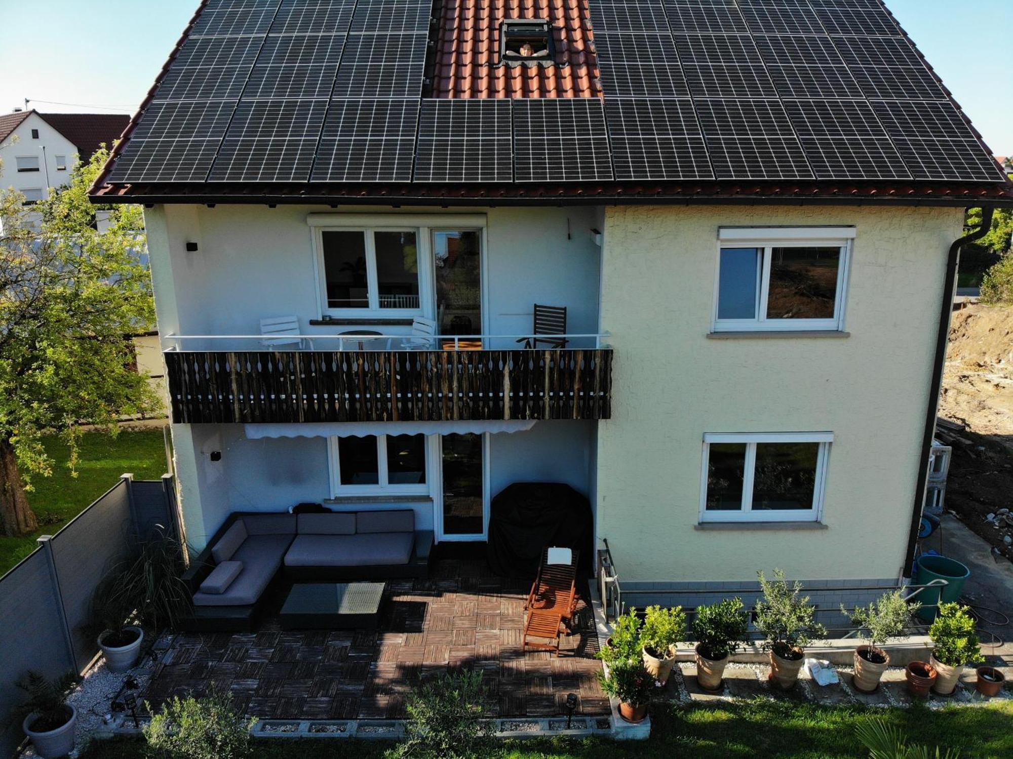 Sonnige 3 Zimmer Wohnung Mit Schoenem Balkon Im Gruenen Reutlingen Exterior foto